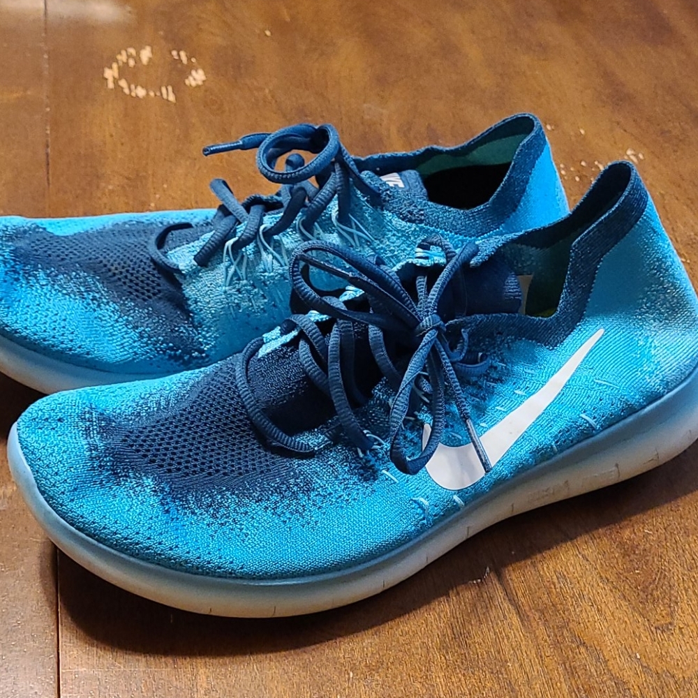 Men's Nike Free RN Flyknit Sz 10